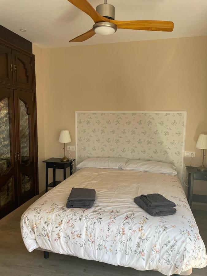 Apartamentos Gyc Vistas A Santo Domingo ليون المظهر الخارجي الصورة