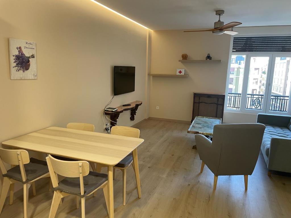 Apartamentos Gyc Vistas A Santo Domingo ليون المظهر الخارجي الصورة