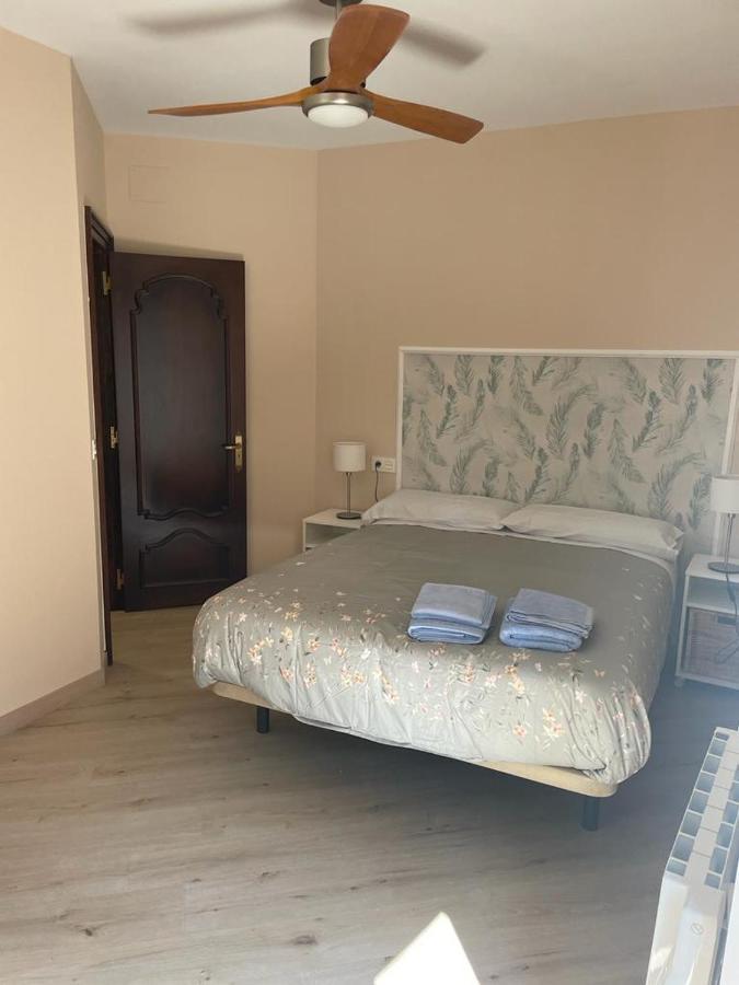 Apartamentos Gyc Vistas A Santo Domingo ليون المظهر الخارجي الصورة