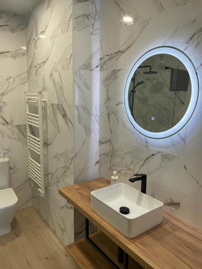 Apartamentos Gyc Vistas A Santo Domingo ليون المظهر الخارجي الصورة